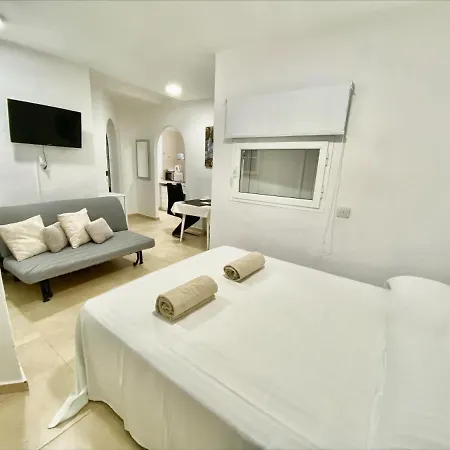 8 Liberty Estudio Διαμέρισμα *