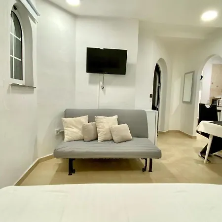 8 Liberty Estudio * Costa Adeje (Tenerife)